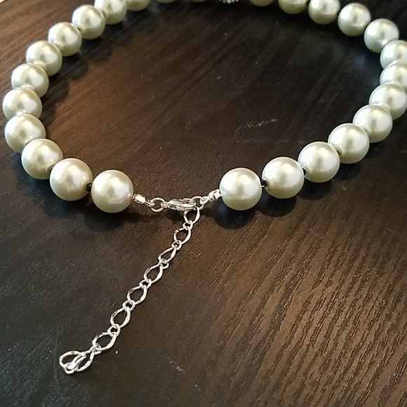 Vieste Fireball Large Faux Pearl Necklace - Picture 6 of 8